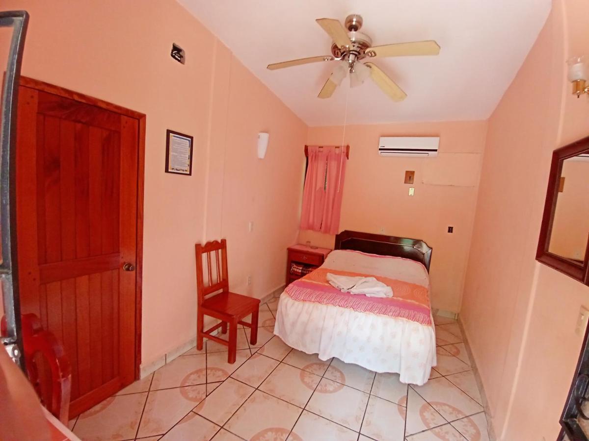 Hotel Cabanas Margarita & Ed Palenque Dış mekan fotoğraf